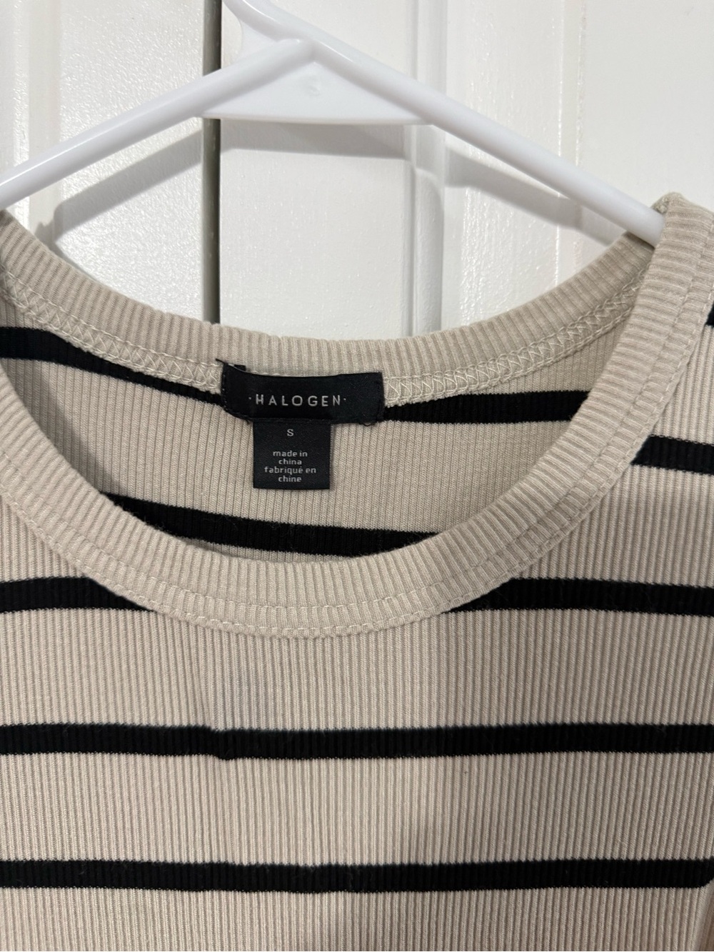 Fitted Ribbed Tank Top - Picture 2 of 3